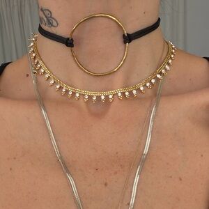 luiny gold circle leather choker